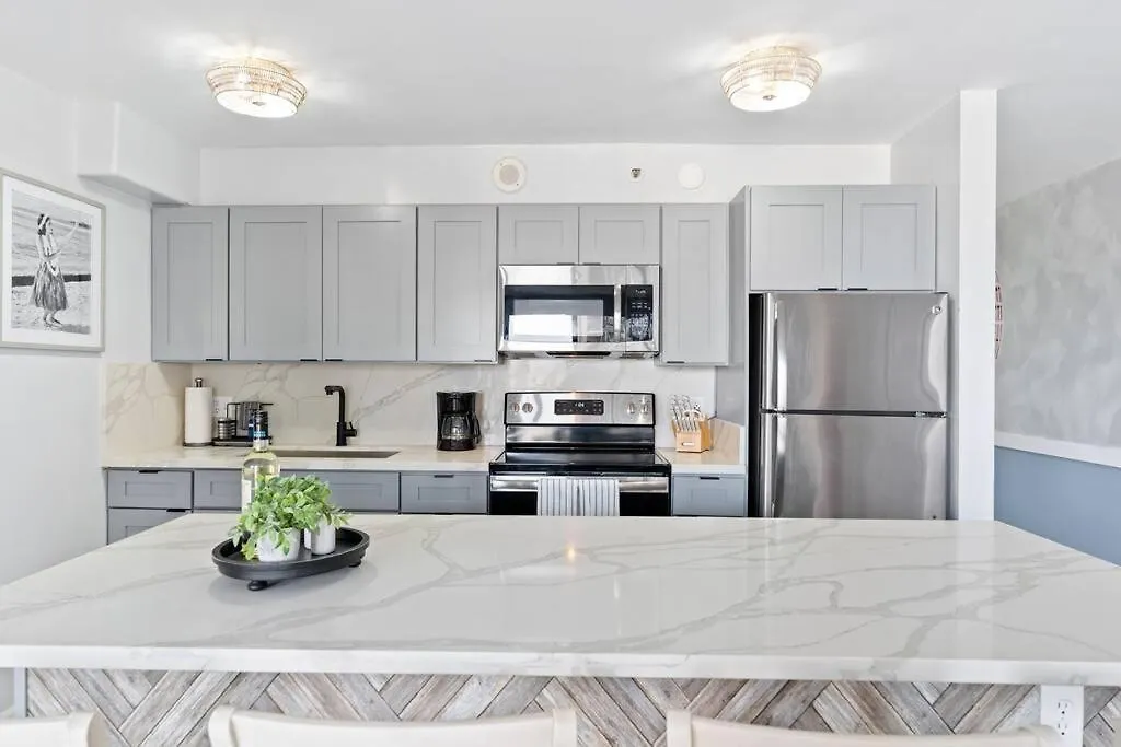 Ho'Omaluhia High Floor Ocean View, Free Parking Apartment Honolulu