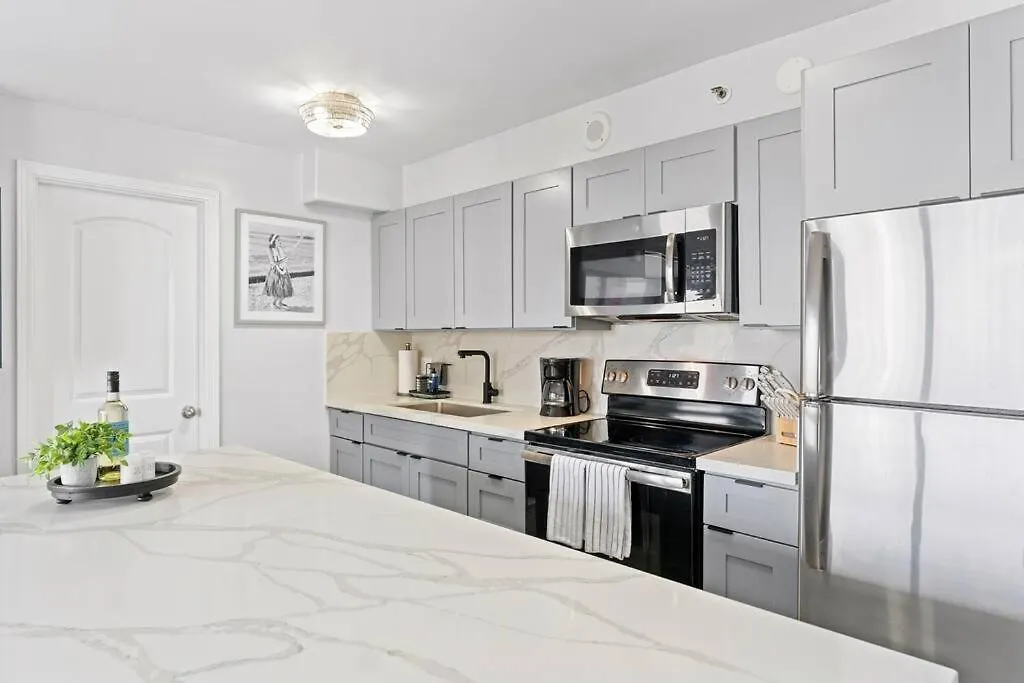 Ho'Omaluhia High Floor Ocean View, Free Parking Apartment Honolulu
