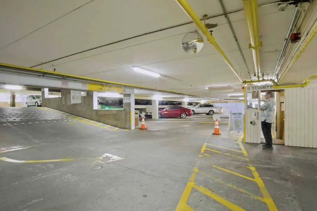 Ho'Omaluhia High Floor Ocean View, Free Parking Apartment Honolulu